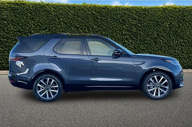 2025 Land Rover Discovery P300 Dynamic SE