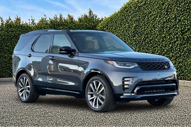 2025 Land Rover Discovery P300 Dynamic SE