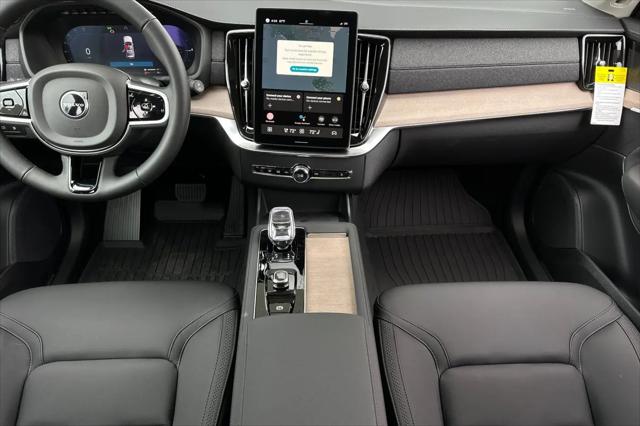 2025 Volvo XC90 Plug-In Hybrid T8 Plus 7-Seater
