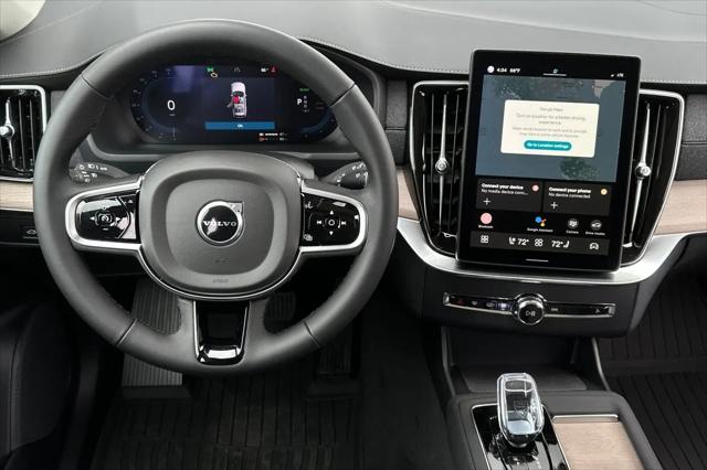 2025 Volvo XC90 Plug-In Hybrid T8 Plus 7-Seater