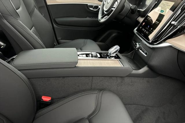2025 Volvo XC90 Plug-In Hybrid T8 Plus 7-Seater