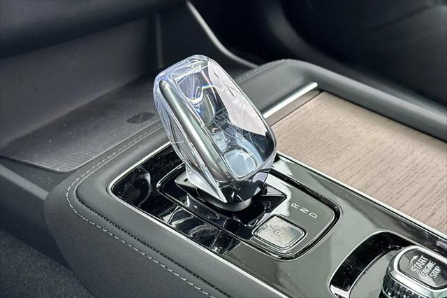 2025 Volvo XC90 Plug-In Hybrid T8 Plus 7-Seater