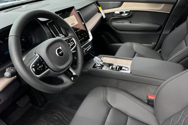 2025 Volvo XC90 Plug-In Hybrid T8 Plus 7-Seater