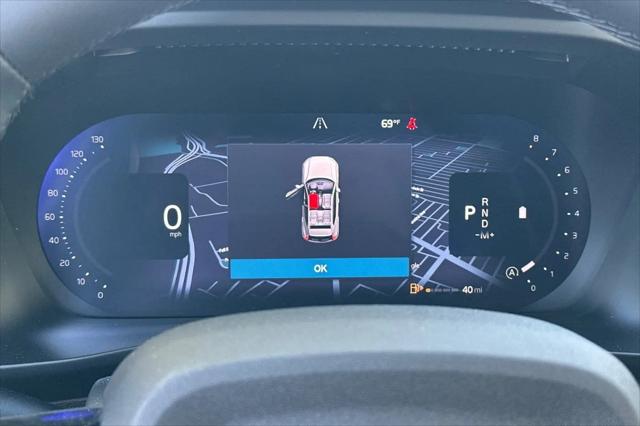2026 Volvo XC40 Plus, B4 FWD Gas (mild hybrid), Dark