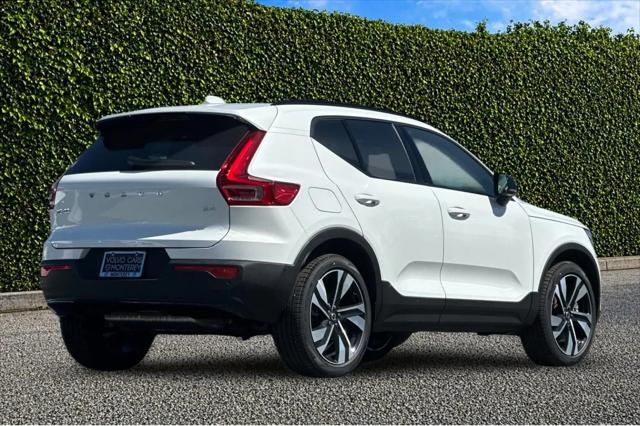 2026 Volvo XC40 Plus, B4 FWD Gas (mild hybrid), Dark