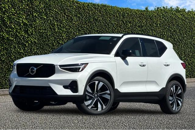 2026 Volvo XC40 Plus, B4 FWD Gas (mild hybrid), Dark for sale in Seaside, CA
