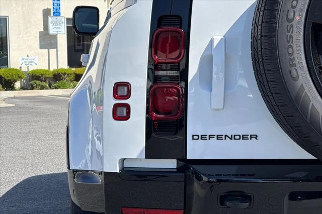 2025 Land Rover Defender 110 P500 X-Dynamic SE