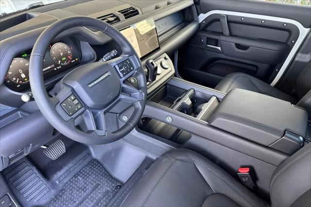 2025 Land Rover Defender 110 P500 X-Dynamic SE