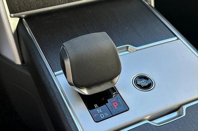 2026 Land Rover Range Rover P530 SE