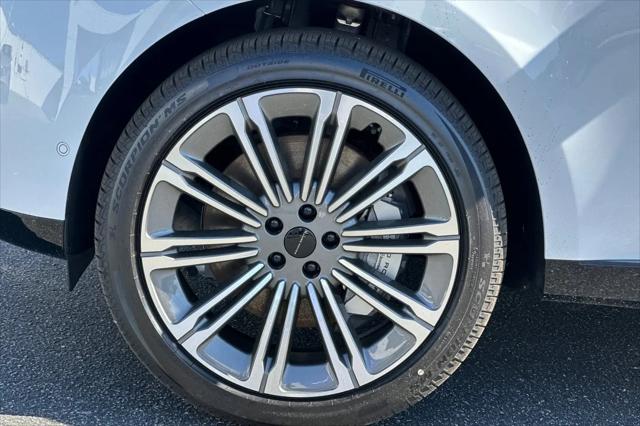 2026 Land Rover Range Rover P530 SE