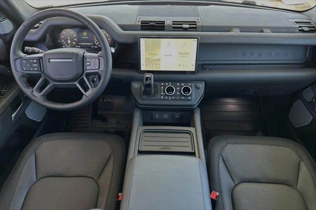 2024 Land Rover Defender 130 P400 X-Dynamic SE