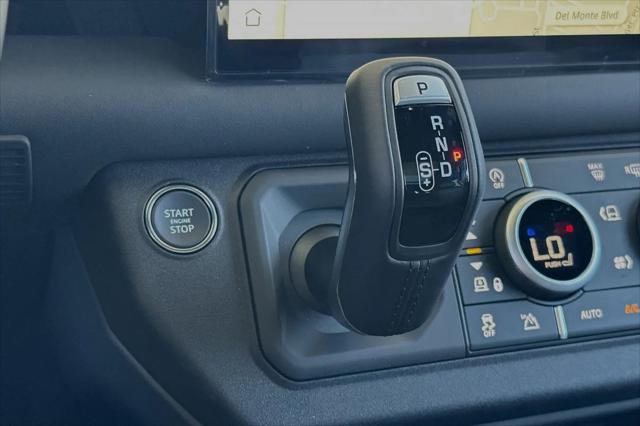 2024 Land Rover Defender 130 P400 X-Dynamic SE