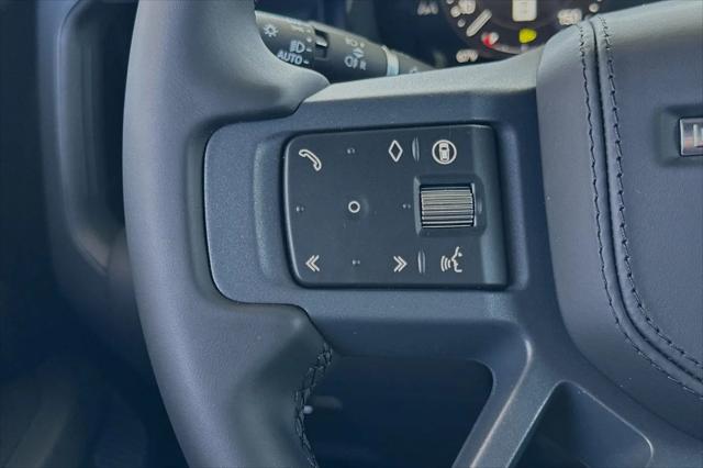 2024 Land Rover Defender 130 P400 X-Dynamic SE