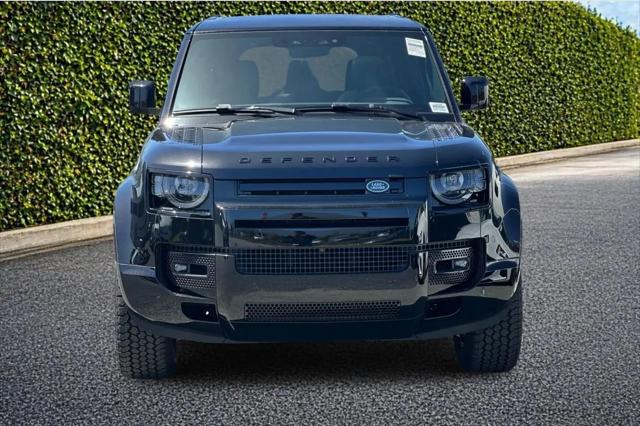 2024 Land Rover Defender 130 P400 X-Dynamic SE