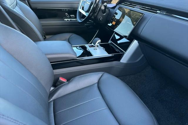 2026 Land Rover Range Rover P530 SE 7 Seat