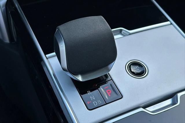 2026 Land Rover Range Rover P530 SE 7 Seat