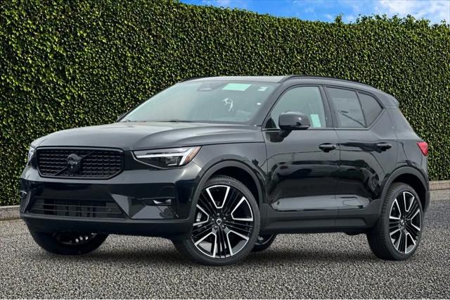 2026 Volvo XC40 Black Edition Ultra, B5 AWD Gas (mild hybrid) for sale in Seaside, CA