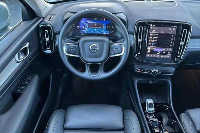2025 Volvo XC40 B5 Plus Bright Theme