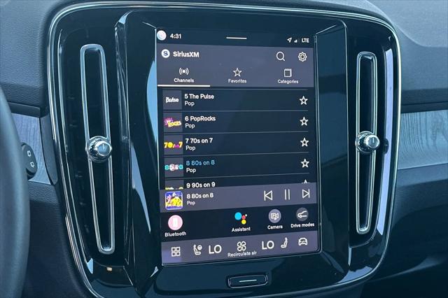 2025 Volvo XC40 B5 Plus Bright Theme