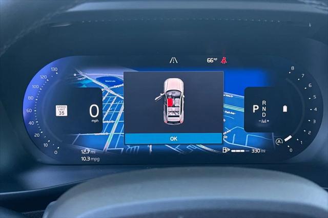 2025 Volvo XC40 B5 Plus Bright Theme
