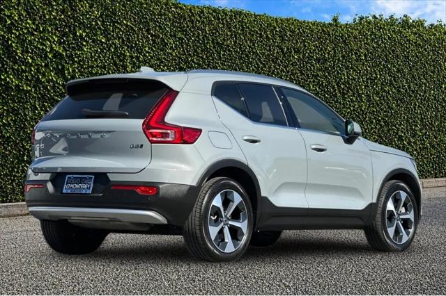 2025 Volvo XC40 B5 Plus Bright Theme