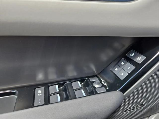 2024 Land Rover Range Rover Velar P250 Dynamic SE