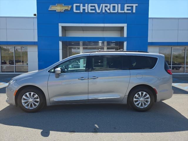 2017 Chrysler Pacifica Touring-L 2017 Chrysler Pacifica Touring-L