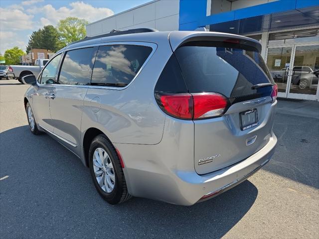 2017 Chrysler Pacifica Touring-L 2017 Chrysler Pacifica Touring-L