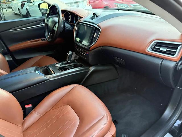 2017 Maserati Ghibli Standard