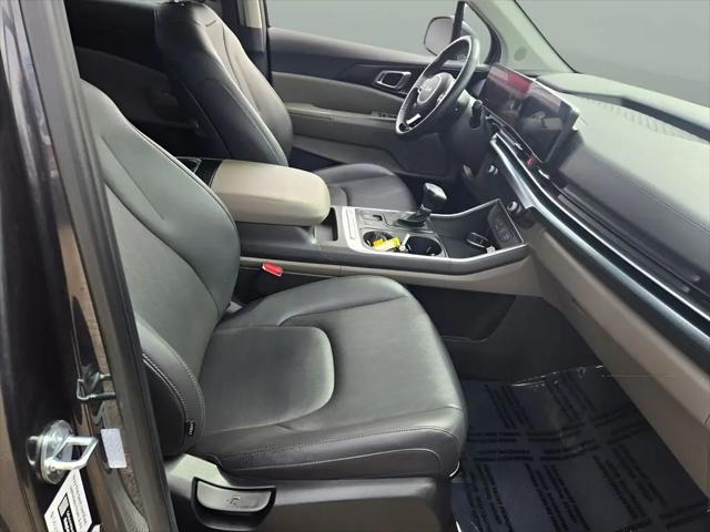 2025 Kia Carnival MPV LXS