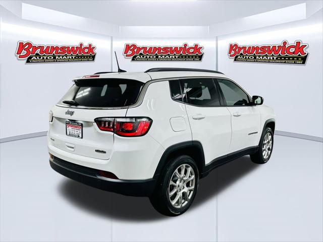 2024 Jeep Compass Latitude Lux FWD