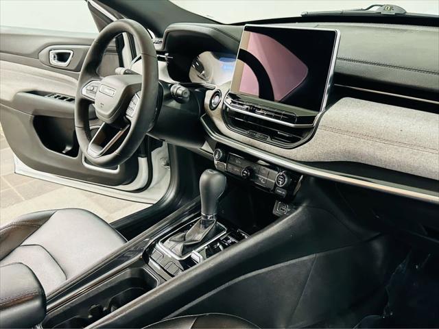 2024 Jeep Compass Latitude Lux FWD