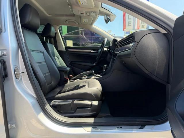 2020 Volkswagen Passat 2.0T R-Line