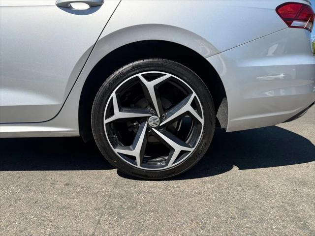 2020 Volkswagen Passat 2.0T R-Line