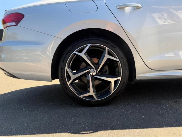 2020 Volkswagen Passat 2.0T R-Line