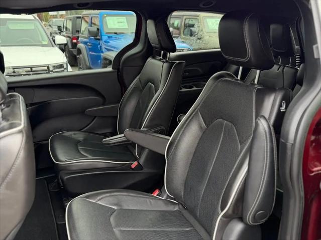 2023 Chrysler Pacifica Hybrid Limited