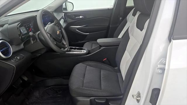 2025 Chevrolet Trax FWD LS