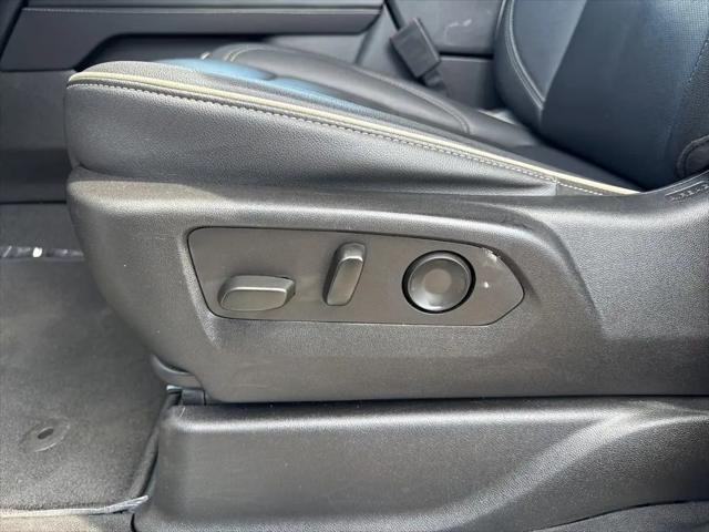 2023 Chevrolet Suburban 4WD Premier