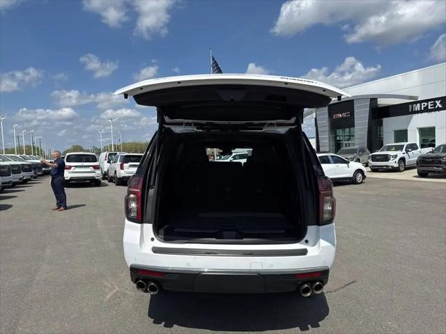 2023 Chevrolet Suburban 4WD Premier