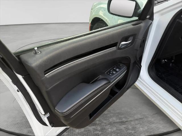 2022 Chrysler 300 S