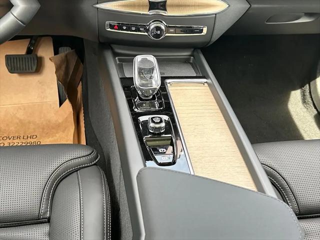 2026 Volvo XC60 Plug-In Hybrid Ultra, T8 AWD Electric/Gasoline, Dark