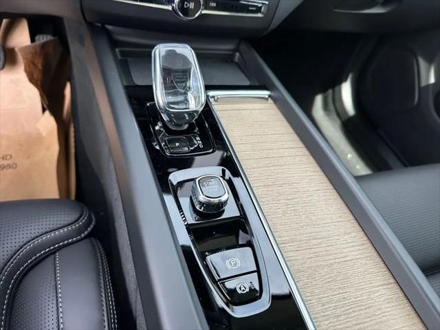 2026 Volvo XC60 Plug-In Hybrid Ultra, T8 AWD Electric/Gasoline, Dark