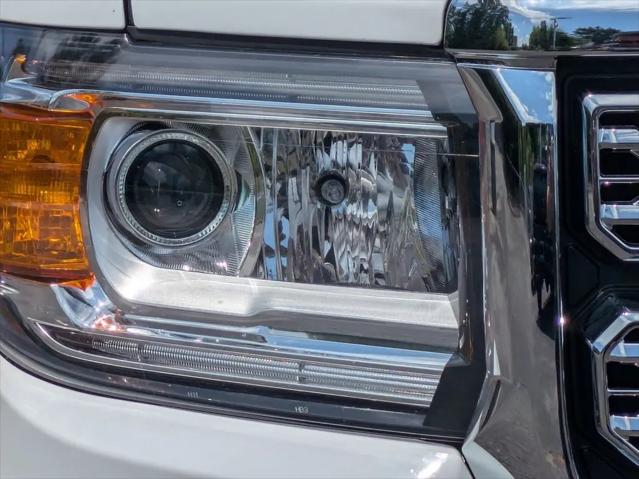 2022 GMC Canyon 4WD Crew Cab Short Box Denali