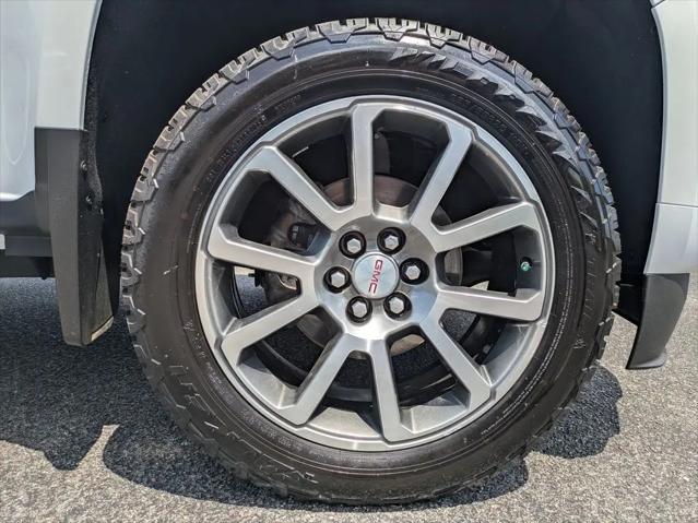 2022 GMC Canyon 4WD Crew Cab Short Box Denali