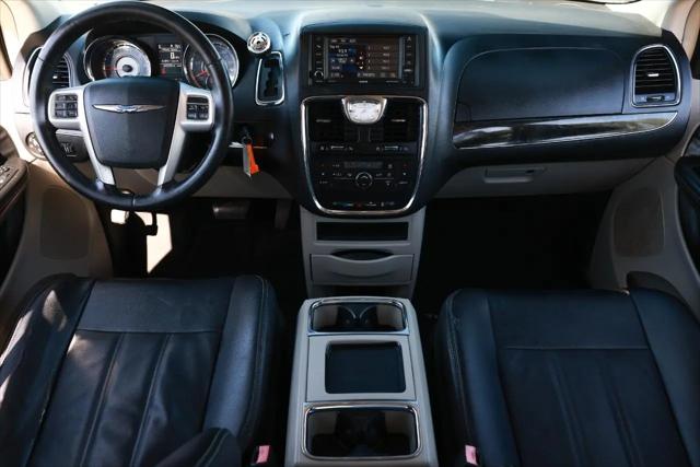 2015 Chrysler Town & Country Touring