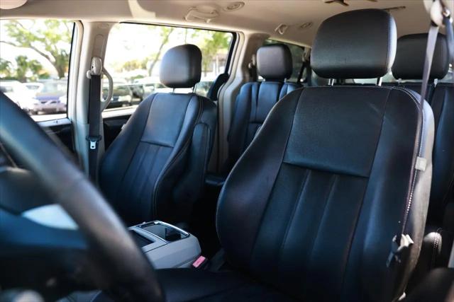 2015 Chrysler Town & Country Touring
