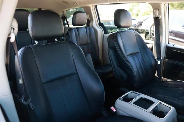2015 Chrysler Town & Country Touring