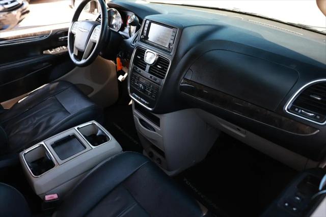 2015 Chrysler Town & Country Touring