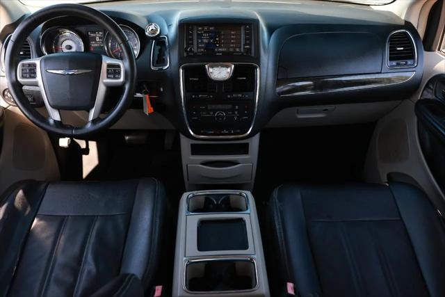 2015 Chrysler Town & Country Touring