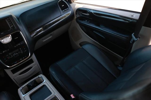 2015 Chrysler Town & Country Touring